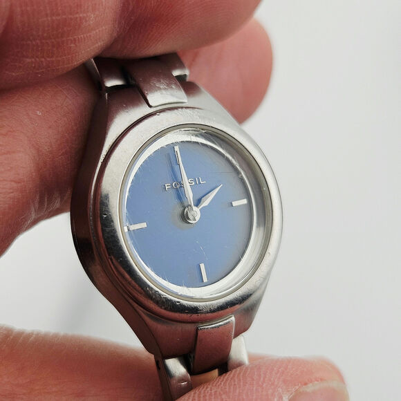 Fossil Women's BIG TIC Watch Dark Blue Dial Silver Link Band ES-9649 Classic - Picture 3 of 7